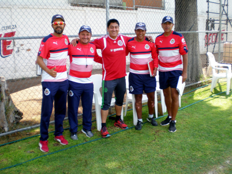 Con amigos visores de Chivas de Guadalajara/ With friends scouts of Chivas de Guadalajara.